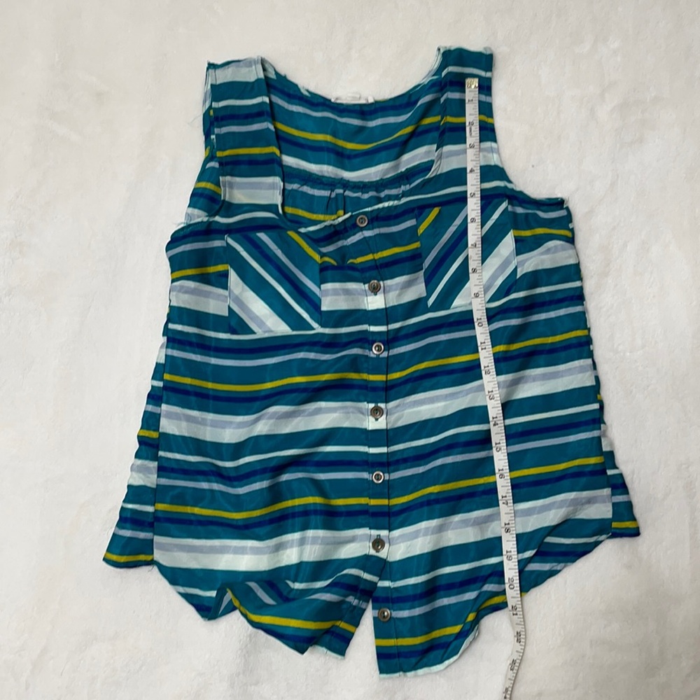 Sleeveless blouse